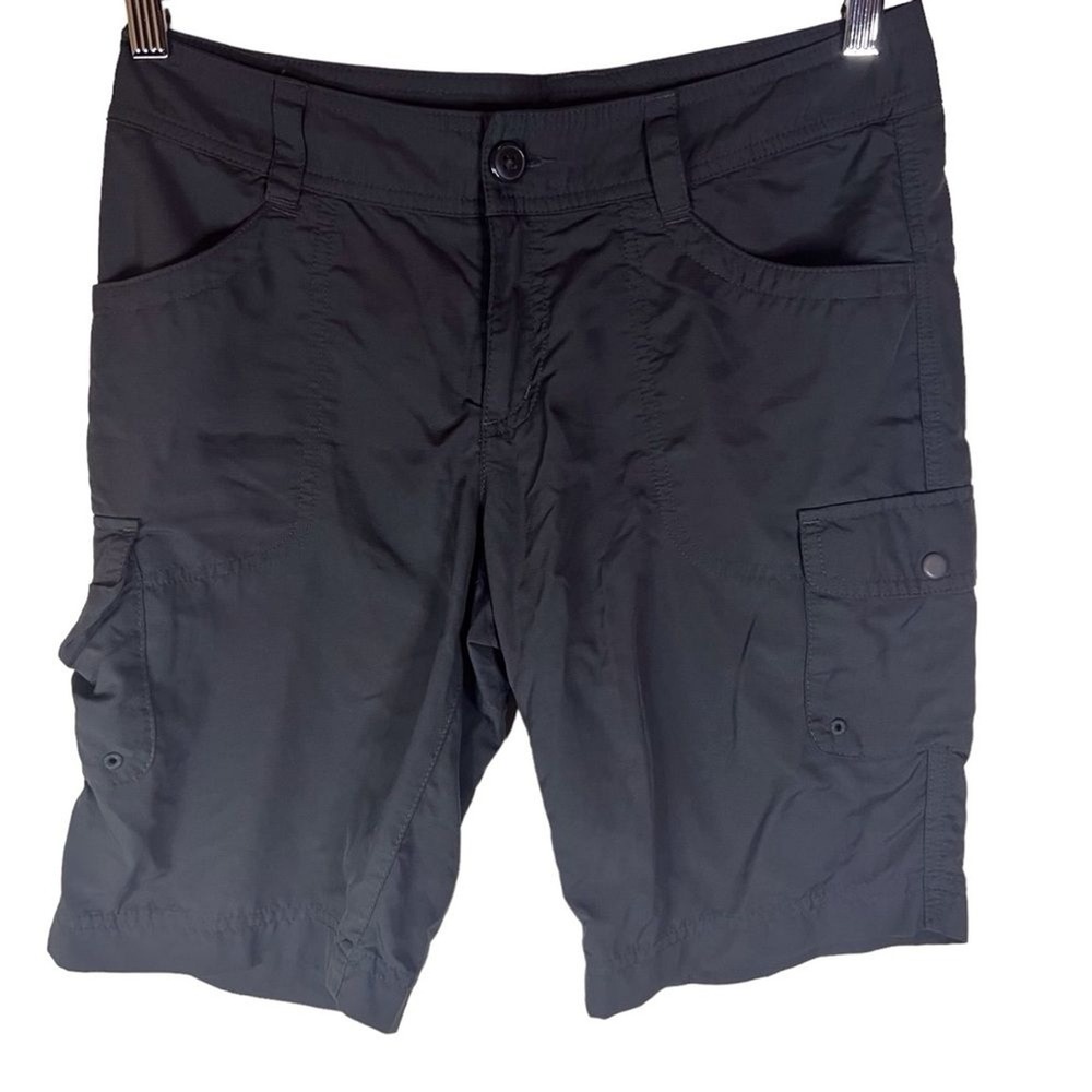 Women's Columbia Gray Cargo Short Size 6 Hiking Outdoor Walking Sweat Wicking